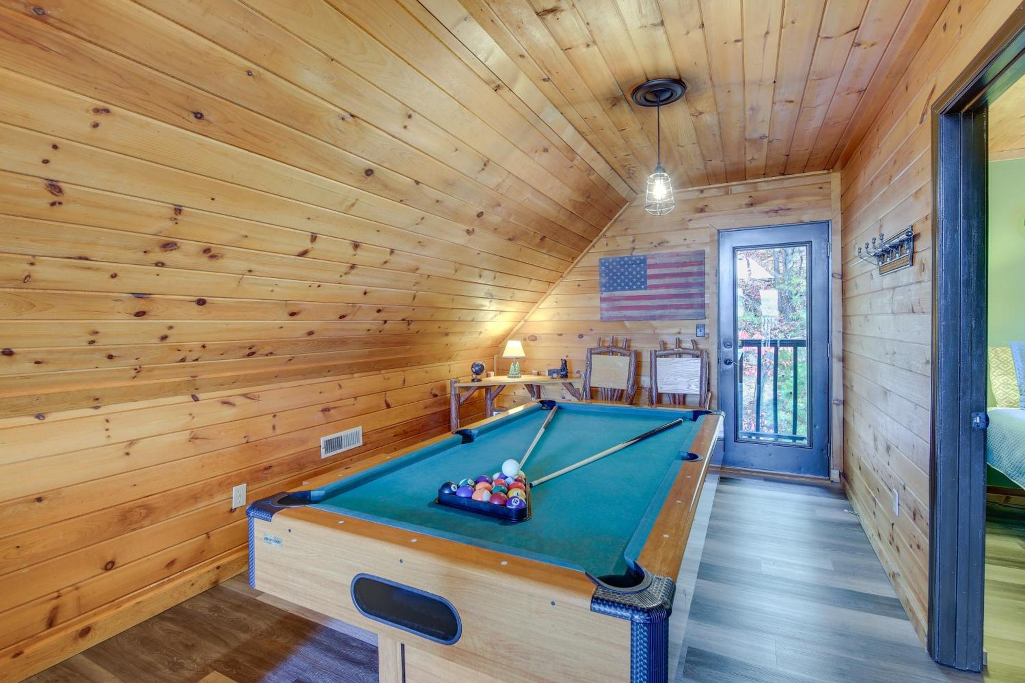 Above And Beyond Pigeon Forge Cabin With Prime Views! Eksteriør bilde