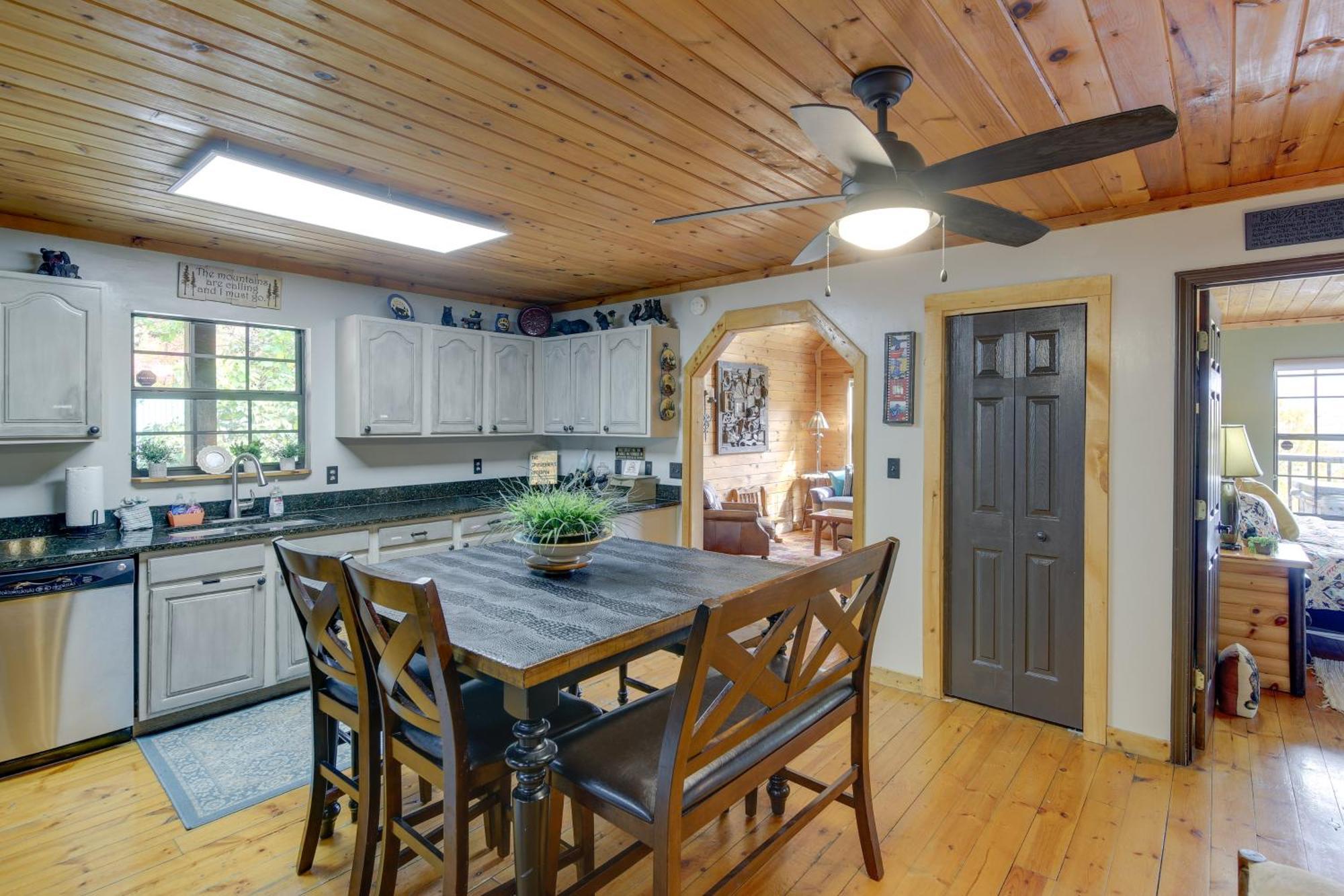 Above And Beyond Pigeon Forge Cabin With Prime Views! Eksteriør bilde