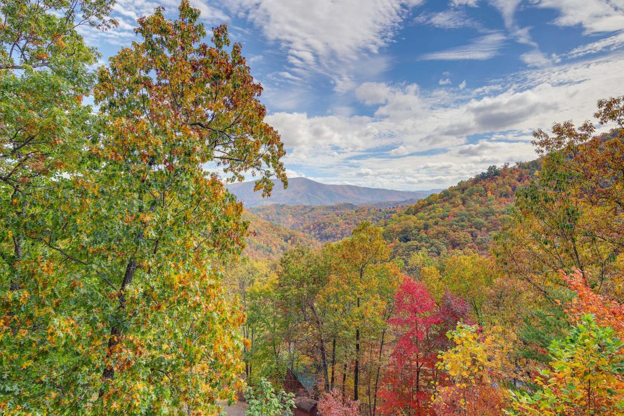 Above And Beyond Pigeon Forge Cabin With Prime Views! Eksteriør bilde