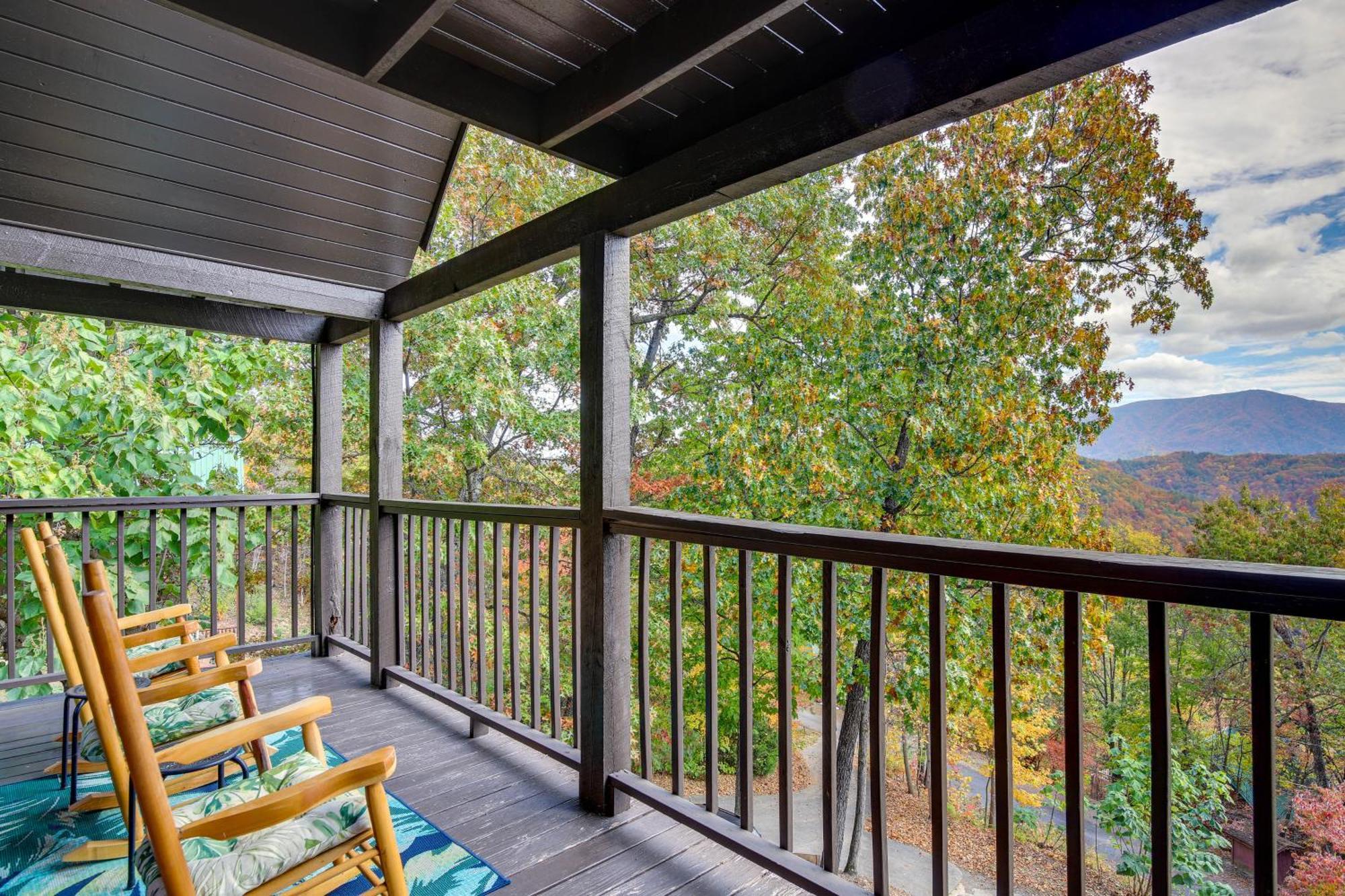 Above And Beyond Pigeon Forge Cabin With Prime Views! Eksteriør bilde